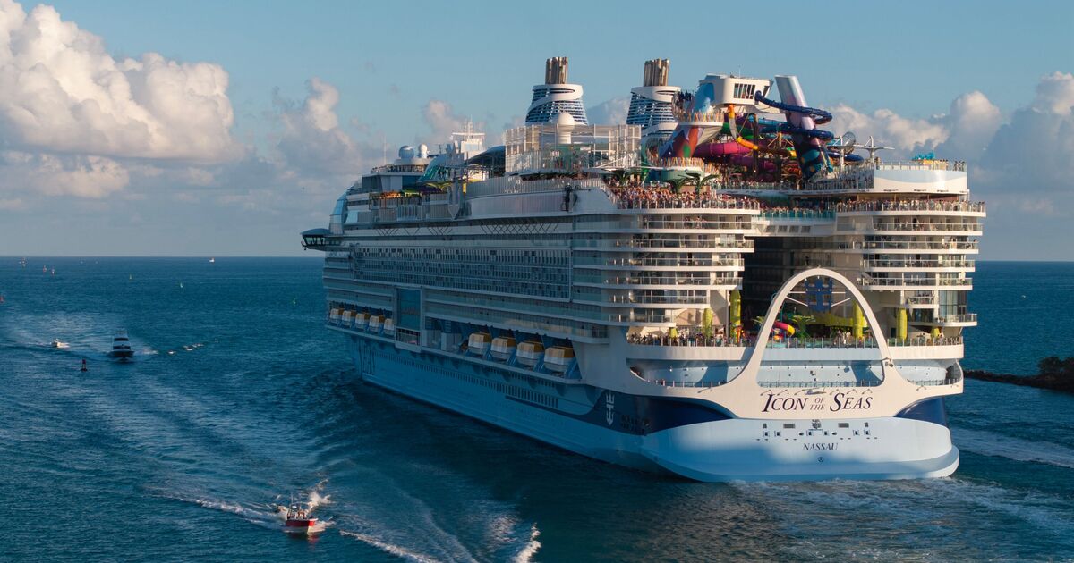 Inside the world's biggest cruise ship with room for 7,950 passengers